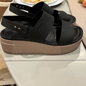 Tom’s black sandals Size 10